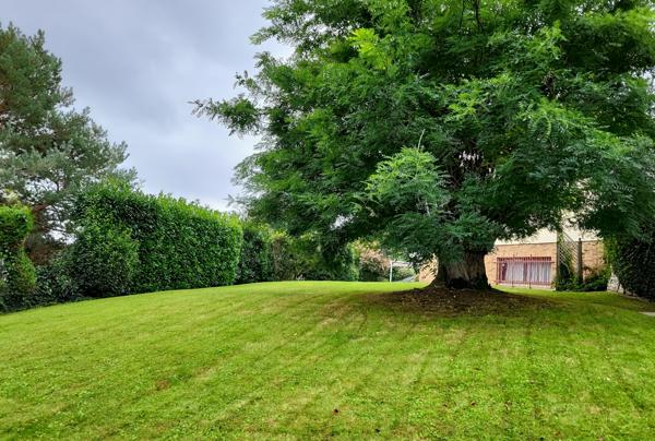 Montlhéry (91310) BELLE PROPRIETE AVEC PISCINE + SOUS-SOL TOTAL + TERRAIN AVEC MAGNIFIQUE VUE DEGAGEE