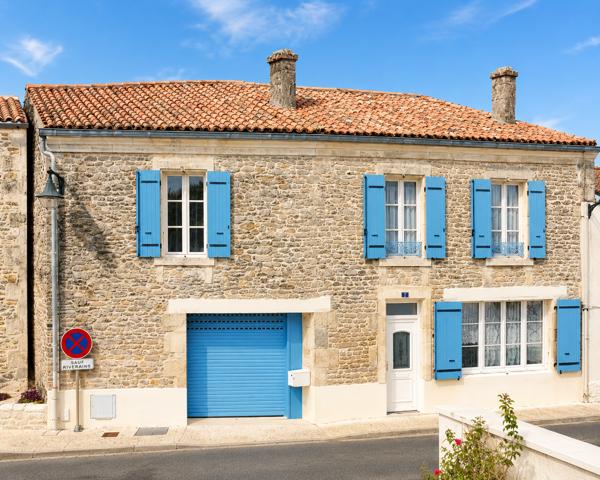 Maison
         6 pièces
        - 180 m² Exclusivité 247 000 € *