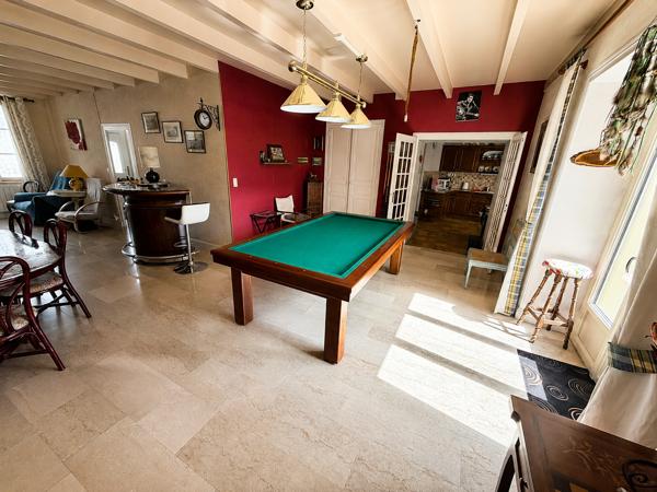 Maison
         6 pièces
        - 180 m² Exclusivité 247 000 € *