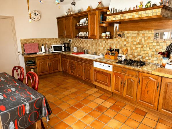 Maison
         6 pièces
        - 180 m² Exclusivité 247 000 € *