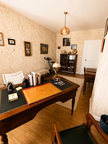 Maison
         6 pièces
        - 180 m² Exclusivité 247 000 € *