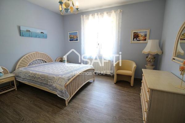 Sarlat, vaste pavillon sur sous sol avec studio indépendant