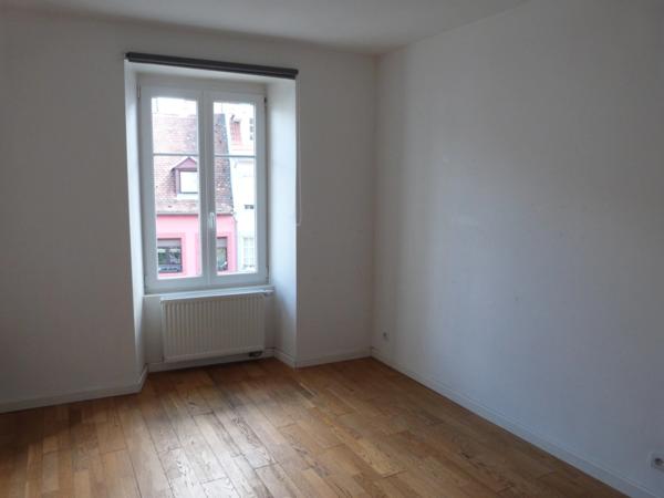 Dpt Moselle (57), à louer SARREGUEMINES appartement T4 de 80,7 m² - Terrain de 0,00 m²