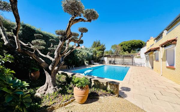 Maison à vendre    7 pièces •  Six-Fours-les-Plages