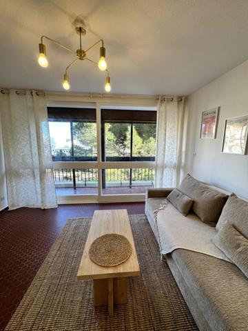 Bel appartement F2 avec parking privé et loggia