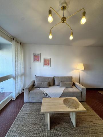 Bel appartement F2 avec parking privé et loggia