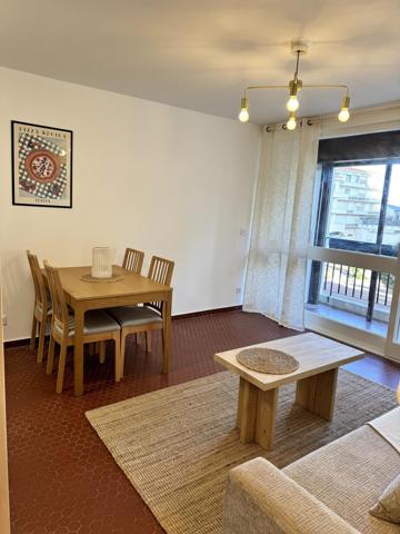Bel appartement F2 avec parking privé et loggia