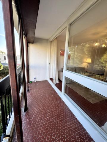 Bel appartement F2 avec parking privé et loggia