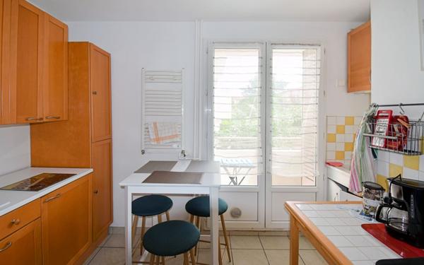 Appartement à louer    4 pièces •  Lyon 8