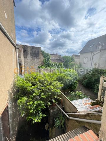 Vente
                Appartement75 m² - 3 Pièces -
                    ORLEANS (45000)