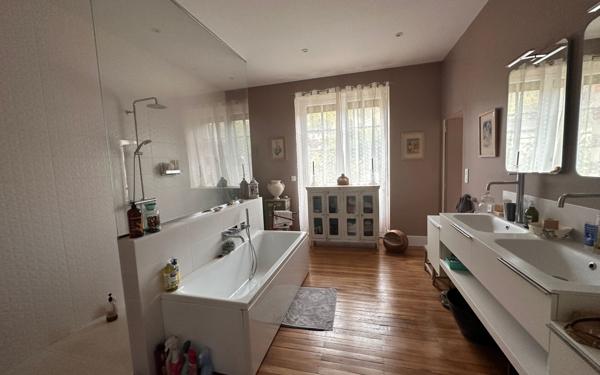 Maison à vendre    6 pièces •  Saint-Antonin-Noble-Val