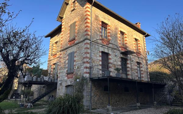 Maison à vendre    6 pièces •  Saint-Antonin-Noble-Val