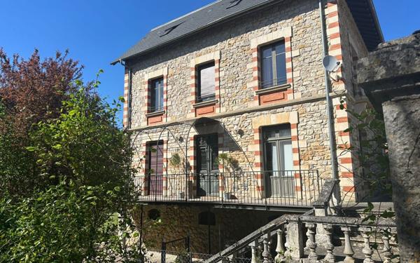 Maison à vendre    6 pièces •  Saint-Antonin-Noble-Val