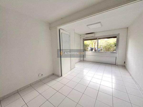 Vente Local commercial 6 pièces 139 m2 à Fréjus