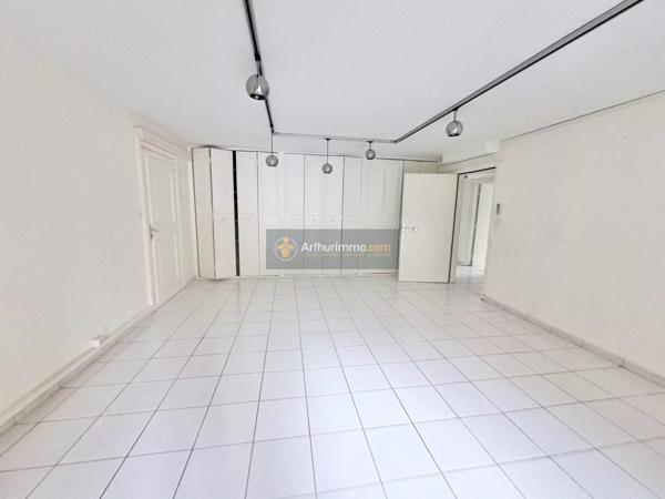 Vente Local commercial 6 pièces 139 m2 à Fréjus