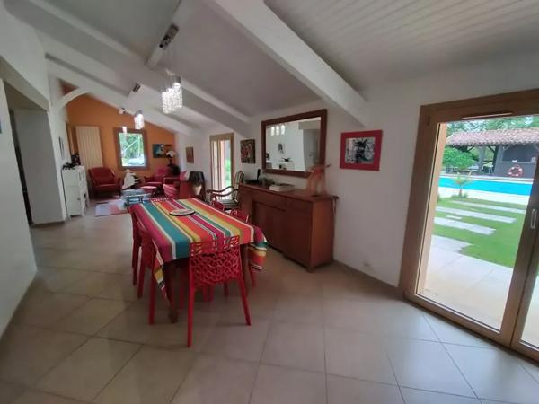 maison 7 pièces 226m² à vendre à Roquefort