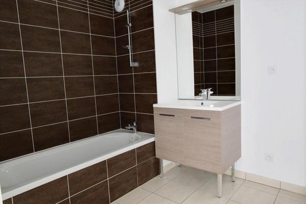 T2 – 43 m2 – BALCON – GARAGE – 69007 LYON