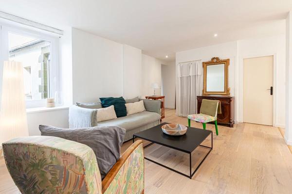 AURAY CENTRE Superbe appartement T4, 2 chambres, de 123,82 m²