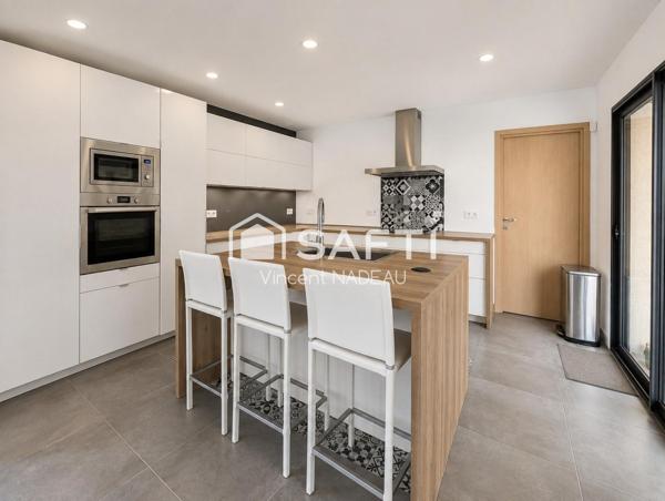 Maison - 5  pièces - 140 m²