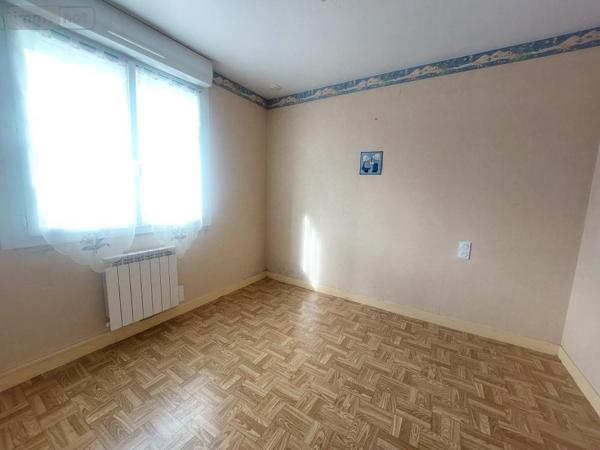 Maison à vendre à Cossé-le-Vivien en Mayenne (53230), ref : 53032-1090