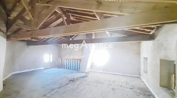 Immeuble à CERIZAY, 79140 - 137m²