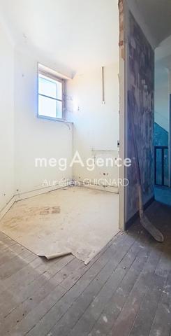 Immeuble à CERIZAY, 79140 - 137m²