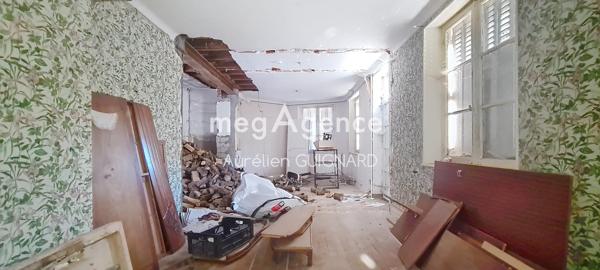 Immeuble à CERIZAY, 79140 - 137m²
