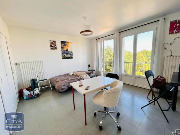 Appartement à louer 1 pièce 26.6m² Laval (53000)