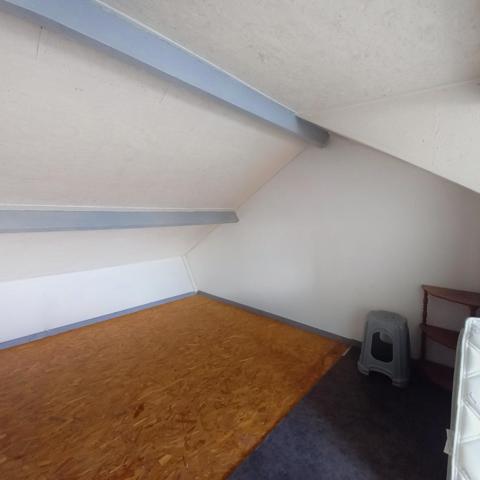 Immeuble de 225 m² surface environs situé à LOOS