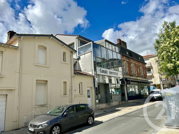 Appartement F6 à vendre  6 pièces - 193 m 2   LA ROCHE SUR YON  - 85