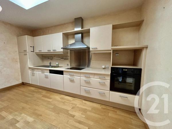 Appartement F6 à vendre  6 pièces - 193 m 2   LA ROCHE SUR YON  - 85