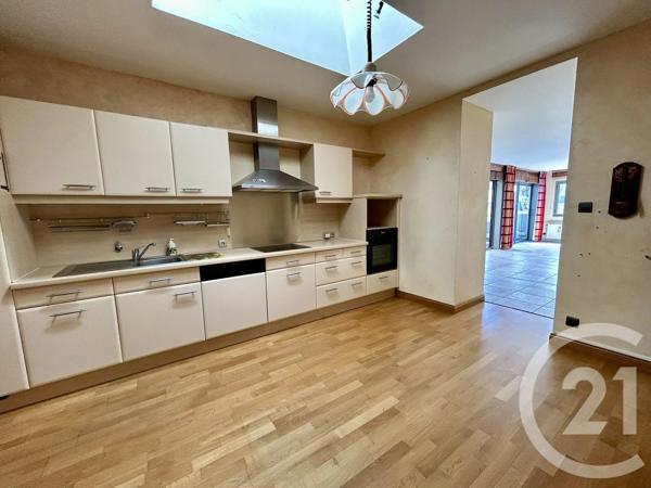 Appartement F6 à vendre  6 pièces - 193 m 2   LA ROCHE SUR YON  - 85