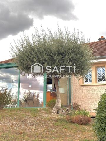 GIVRY MAISON FAMILIALE - BEAUX VOLUMES - 135m2 - proche de toutes commodités - Quartier agréable -