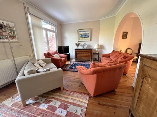 Maison à DOUAI, 59500 - 7 pièces 215m²