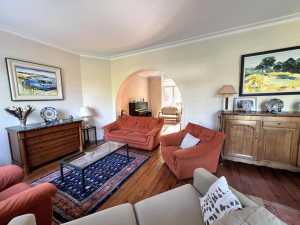 Maison à DOUAI, 59500 - 7 pièces 215m²