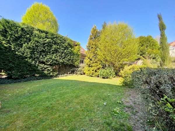 Maison à DOUAI, 59500 - 7 pièces 215m²