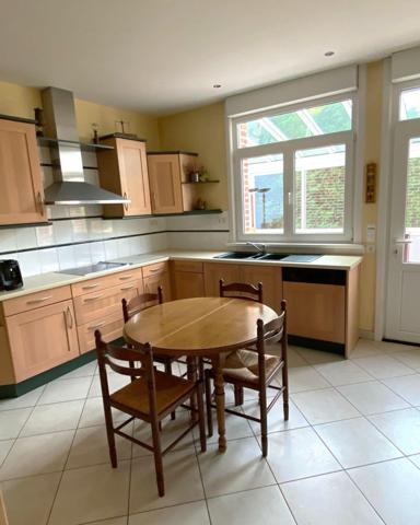 Maison à DOUAI, 59500 - 7 pièces 215m²