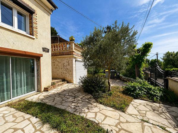 Maison Triel Sur Seine 7 pièce(s) 149 m2 €490 000 ** - Référence 1116