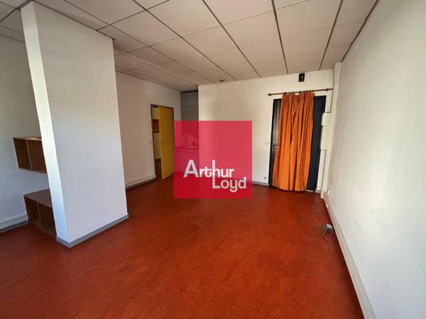 Bureau à louer à Eybens en rez de chaussée avec accès PMR