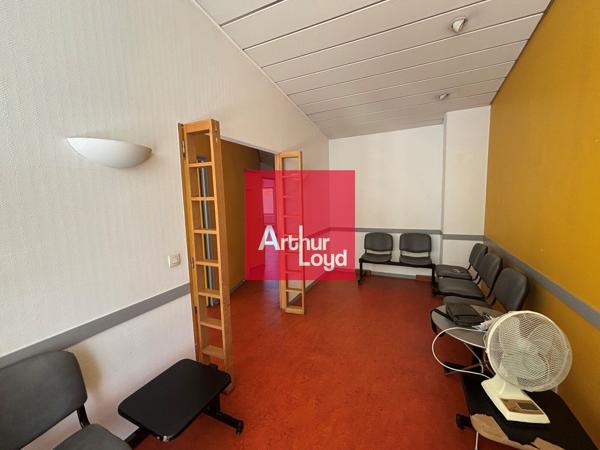 Bureau à louer à Eybens en rez de chaussée avec accès PMR