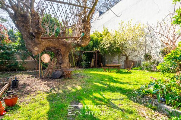 Meulière de caractère avec jardin arboré