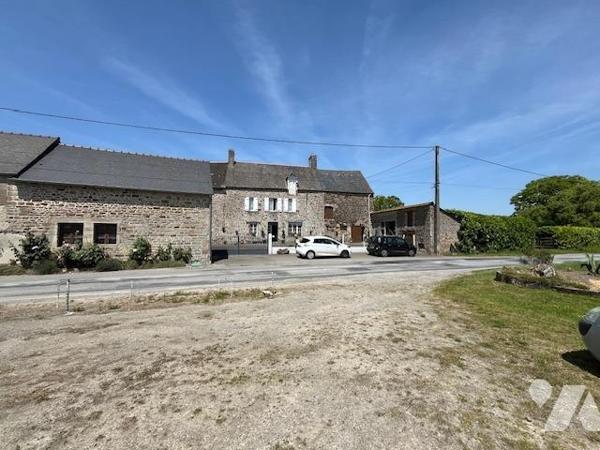 Le Mont Dol : Corps de ferme avec dépendances