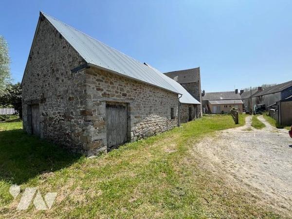 Le Mont Dol : Corps de ferme avec dépendances