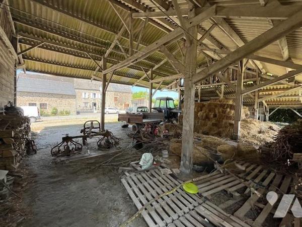Le Mont Dol : Corps de ferme avec dépendances