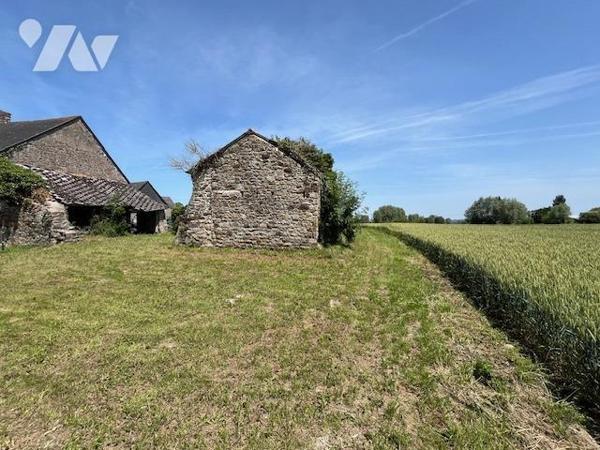 Le Mont Dol : Corps de ferme avec dépendances