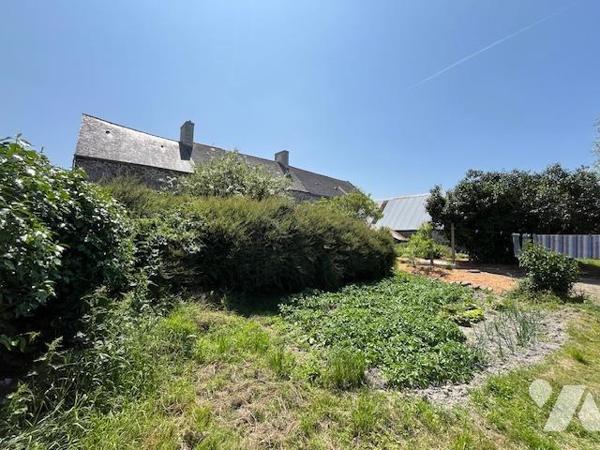 Le Mont Dol : Corps de ferme avec dépendances