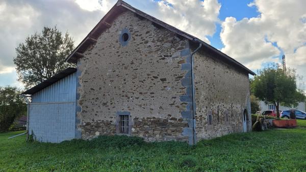 Grange sur un terrain de 2485 m2