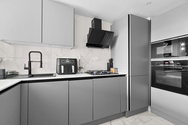 Appartement Saint Germain En Laye 3 pièce(s) 63.23 m2 €367 500 ** - Référence 17928