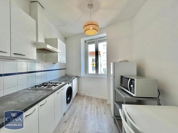 Appartement à louer 2 pièces 40.6m² Saint-Étienne (42000)