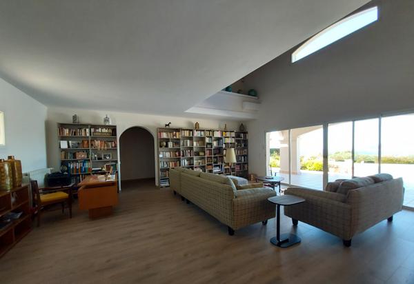 Bastelicaccia villa de plain pied 5 pièces 203m2 avec piscine et vue mer Bastelicaccia (20129)